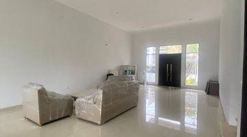 Gambar 4 Rumah Piano 2 Lantai Mezzanine Semi Furnished 