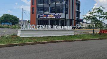 Gambar 5 Ruko di Makassar Graha Boulevard Summarecon Mutiara Makassar 