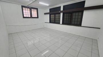 Gambar 5 Gedung Mewah Sangat Tepat Untuk Usaha, Kantor F b. Mainroad Jl. Surya Sumantri