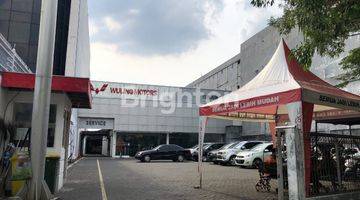 Gambar 2 SHOWROOM LOKASI SEGI TIGA MAS SURABAYA SIAP UNTUK USAHA