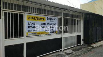 Gambar 1 SEMI FURNISH RUMAH DARMO INDAH SELATAN AREA TENGAH KOTA. BUAGUS NYAMAN NYAMAN. SIAP HUNI SELANGKAH SUKOMANUNGGAL PINTU MASUK TOLL CIPUTRA WORLD MALL PAKUWON MALL CITRALAND. SURABAYA BARAT JAWA TIMUR