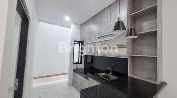 Gambar 2 RUMAH BARU TAMAN RATU 3 LANTAI DENGAN KITCHEN SET MEWAH