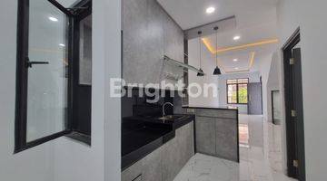 Gambar 3 RUMAH BARU TAMAN RATU 3 LANTAI DENGAN KITCHEN SET MEWAH