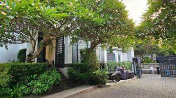 Gambar 1 Townhouse Kemang 