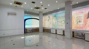 Gambar 4 Gedung 4 Lantai Di Radio Dalam Cocok Utk Showroom Klinik Cafe Dll