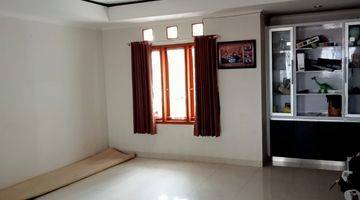 Gambar 3 Rumah 2 Lantai Bagus Semi Furnished SHM di Parahyangan Permai, Bandung