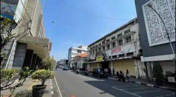 Gambar 3 Rumah 2 Lantai Bagus Unfurnished SHM di Jalan Naripan , Bandung