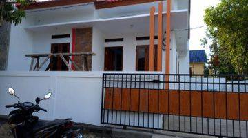tampak depan rumah hook siap huni, luas,