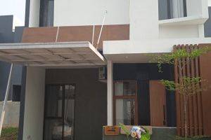 tampak depan rumah 2 lantai siap huni,