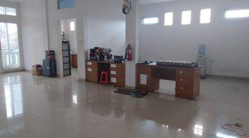 Gambar 4 Rumah 2 Lantai Butuh Renovasi Unfurnished SHM di Kopo Permai Iii, Bandung