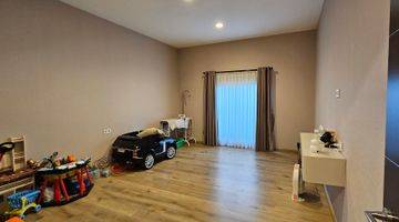 Gambar 2 Rumah Mewah  2.5 Lantai Full Renovasi  & Full Furnish