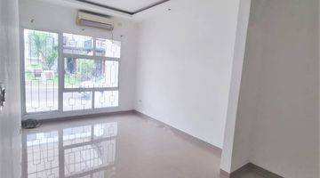 Gambar 4 Rumah 2 Lantai Bagus SHM di Cluster Exclusive Sektor 9 Bintaro Wd 1391 