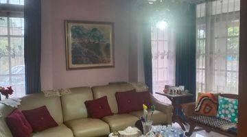 ruang tamu rumah cantik siap huni di