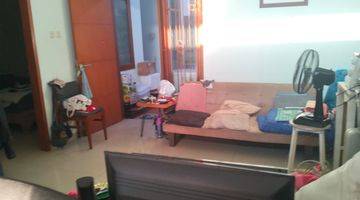 ruang keluarga rumah komplek nyaman di antapani