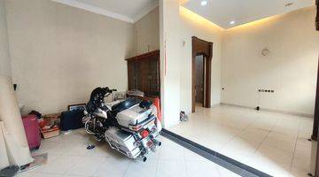 Gambar 4 Rumah Modern Classic Puri Indah Sangat Menawan Semi Furnished Siap Huni