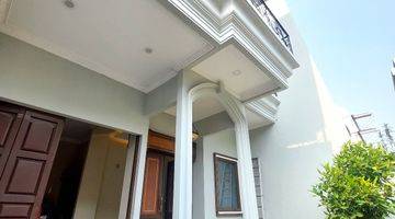 Gambar 2 Rumah Modern Classic Puri Indah Sangat Menawan Semi Furnished Siap Huni