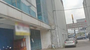 Gambar 3 Ruko 3 Lantai Depan Restoran Hana Nego Sampai Deal