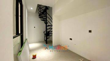 Gambar 3 Rumah 2 Lantai Baru Unfurnished HGB di Citraland, Surabaya