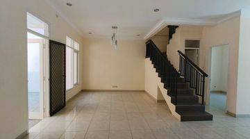 Gambar 5 Rumah 2 Lantai Bagus Unfurnished SHM di Graha Sentosa, Surabaya