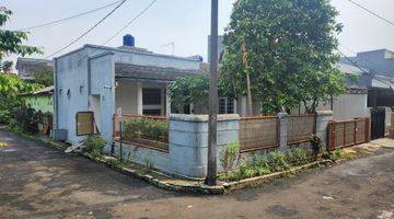 Gambar 1 Rumah Hoek di Komplek Depok Mulya, Beji Depok