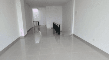 Gambar 3 Disewakan Ruko La Riviera Boulevard 3lt Lokasi Dekat Apt Tokyo