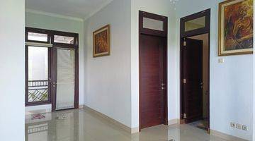 Gambar 4 Rumah one gate modern minimalis dekat renon