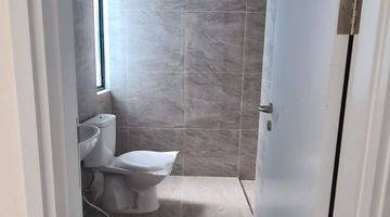 kamar mandi rumah baru di cluster montana,