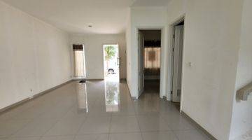 Gambar 2 Jual Cepat !! Rumah 2 Lantai 8x20 Di Suvarna Sutera