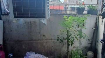 Gambar 3 Rumah 4 lantai Jembatan besi 8