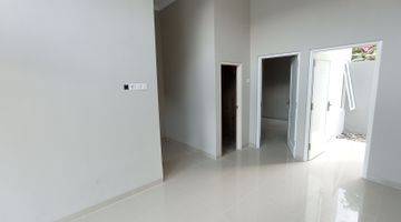 ruang tamu rumah di mojosongo jebres dekat