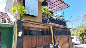 tampak depan rumah second 2 lantai di