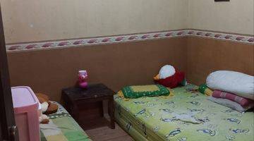 kamar tidur rumah second 2 lantai di