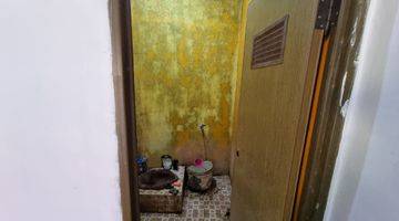 kamar mandi ruko 2 lantai strategis pinggir