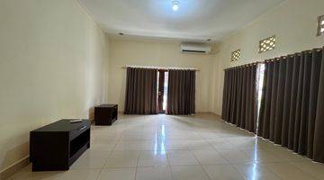 Gambar 3 Rare 2 Bedroom House On Beach Side