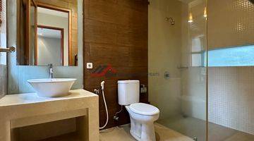 Gambar 5 DUA UNIT COMPOUND KEMANG TROPICAL MODERN GAYA BALI DALAM TOWNHOUSE JAKARTA SELATAN