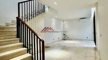 Gambar 4 Townhouse Kemang Semi Furnished Tropical Modern  Jakarta  Selatan