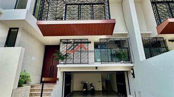 Gambar 2 Townhouse Kemang Semi Furnished Tropical Modern  Jakarta  Selatan