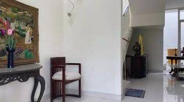 Gambar 2 Rumah 2 Lantai Bagus Unfurnished SHM di Dijual Rumah Grand Pakuwon Cluster North Victoria Surabaya
, Surabaya