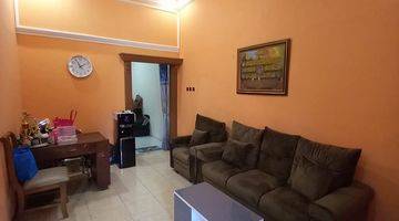 Gambar 2 Rumah 2 Lantai Bagus Unfurnished SHM di Dijual Rumah Petemon Kuburan Surabaya, Surabaya