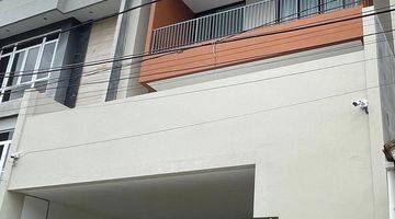 Gambar 3 Dijual Bu Rumah Pulomas Fully Furnished SHM