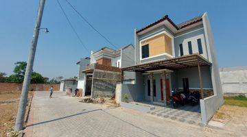 Gambar 4 Rumah 2 Lantai Baru Furnished SHM di Solo Baru, Surakarta