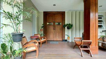 tampak depan rumah bagus full furnished dalam