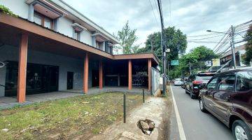 tampak depan rumah dan tempar usaha strategis