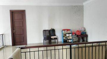 Gambar 5 Rumah, Semi Furnish, Hadap Jalan Raya, Graha Famili, Surabaya