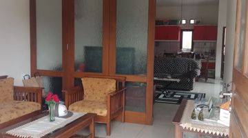 Gambar 5 Kost kostan Aktif Sayap Dago Simpang Dago Bandung