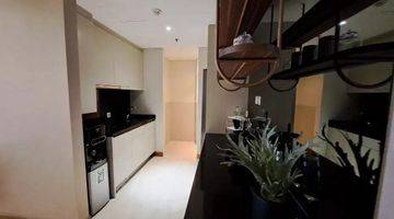 Gambar 5 Apartemen One East Penthouse Residence Semi Furnish 