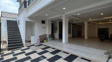 Gambar 4 Rumah Baru Modern Klassik Private Lift Dan Private Pool