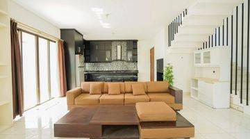 Gambar 4 Rumah Mewah Furnished di The Green Blossomville Bsd City