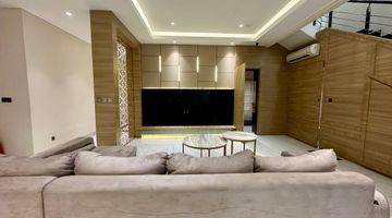 Gambar 4 Rumah Aquamarine Phg Gading Serpong Furnished Depan Clubhouse