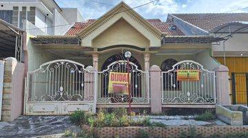 Gambar 1 Rumah 2 Lantai Gkb. Row Jalan Sangat Lebar